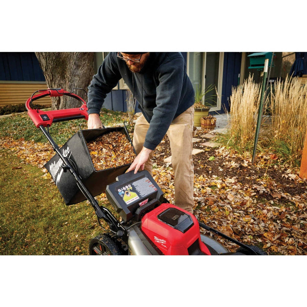 Milwaukee 2823-22HD M18 Fuel 21" Self-Propelled Dual Battery Mower Kit