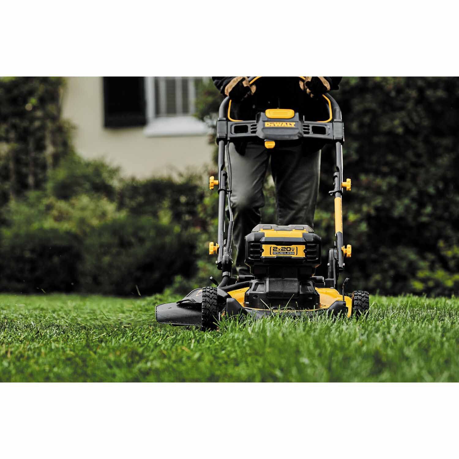 DEWALT 21.5 in. 20-Volt MAX Lithium-Ion Cordless Battery Walk Behind Push Mower