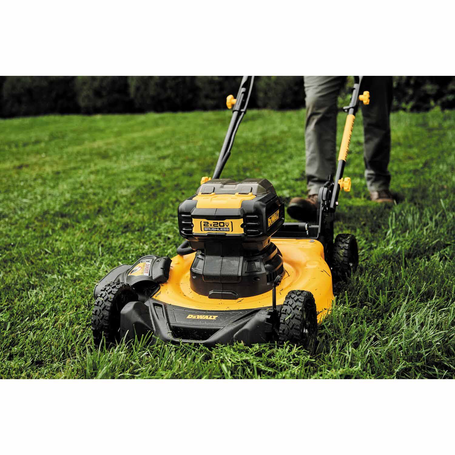 DEWALT 21.5 in. 20-Volt MAX Lithium-Ion Cordless Battery Walk Behind Push Mower